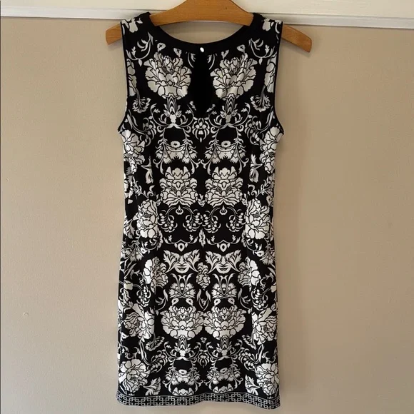 WHBM Elegant Black and White Sleeveless Floral Dress - Picture 2 of 8